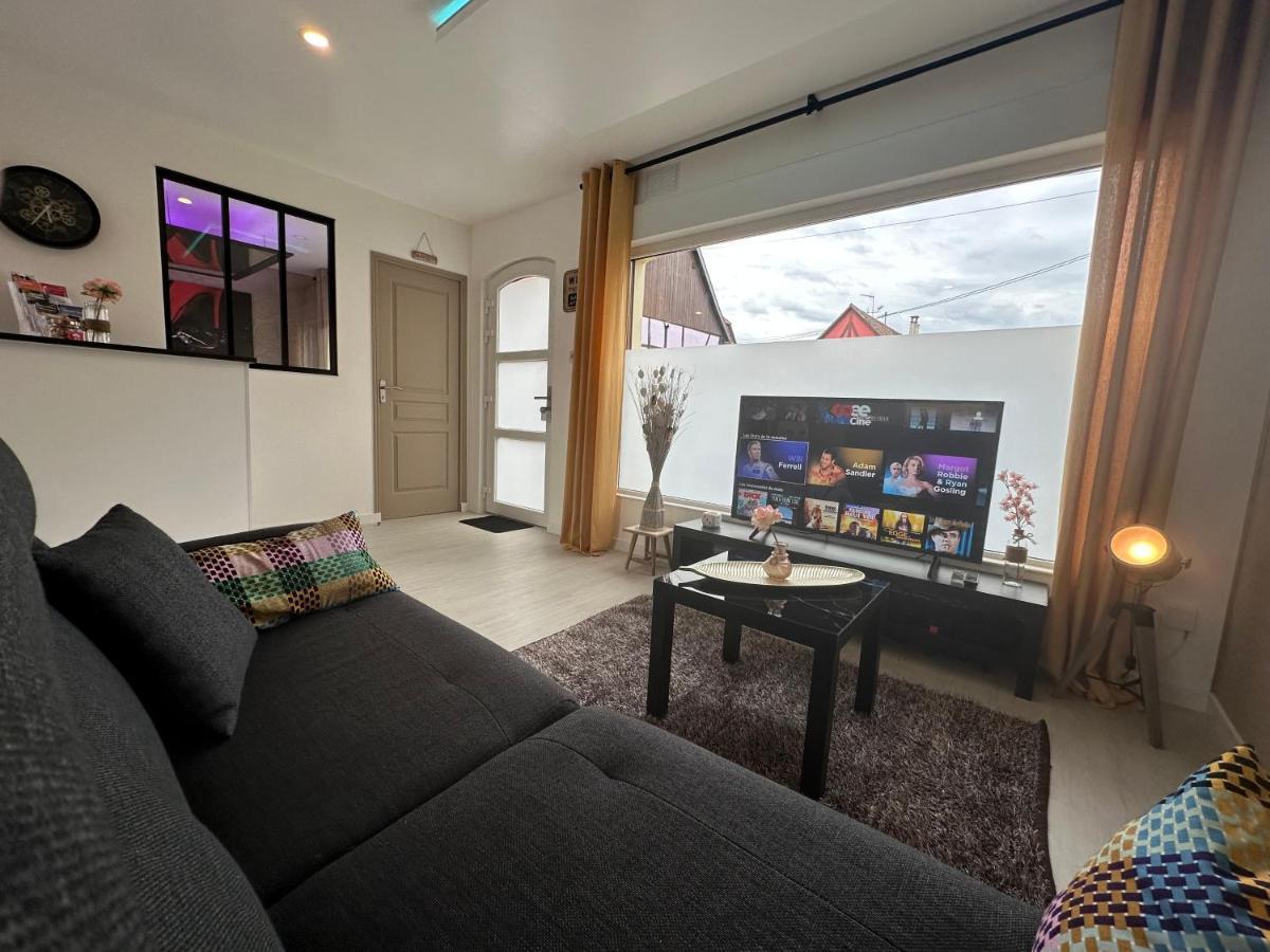 L'aphrodite Apartment *